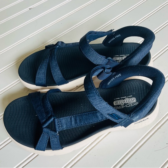 Skechers Slip-ins Women’s Dark Blue Sandals Sz 9 - Picture 1 of 7